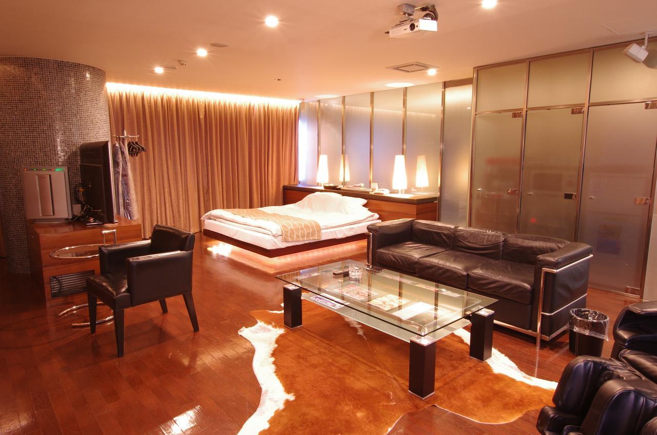 Blue Hotel Octa (Adults Only) Sapporo Exterior foto